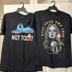 Men’s Medium Graphic Short Sleeve Shirt Lot